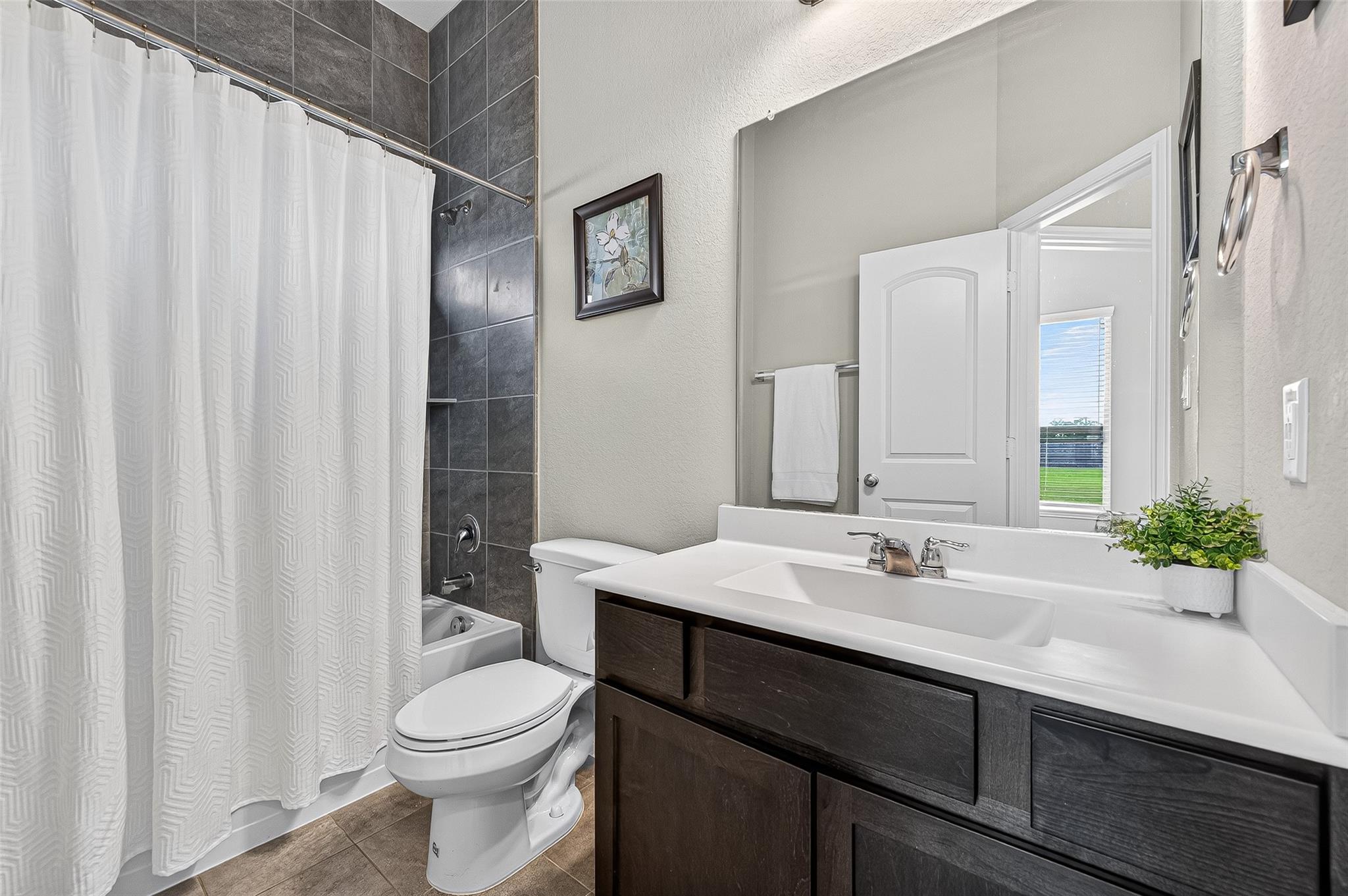 Needville, Texas, 77461, United States, 4 Bedrooms Bedrooms, ,3 BathroomsBathrooms,Residential,Forsale,1953114