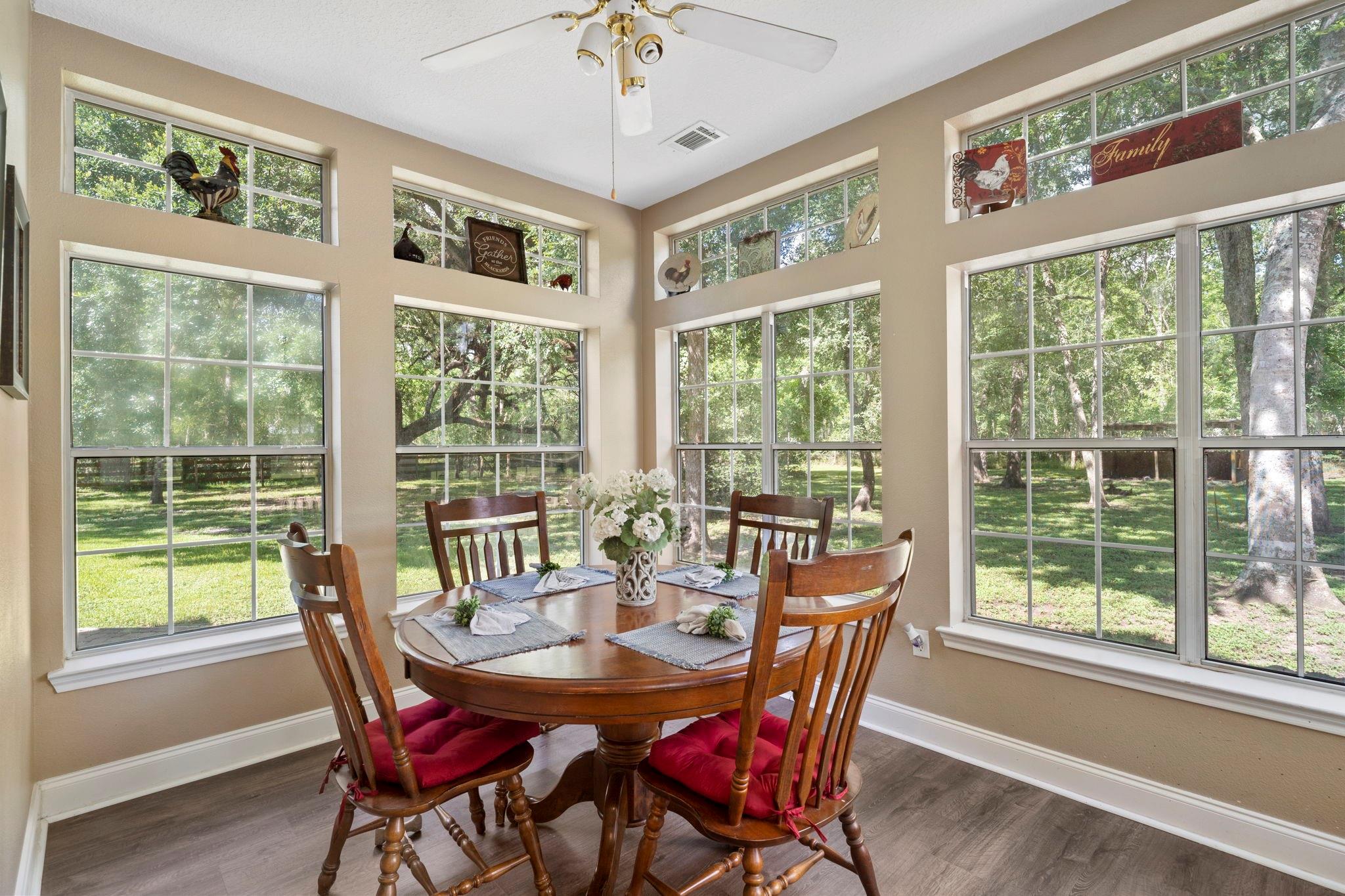 Needville, Texas, 77461, United States, 5 Bedrooms Bedrooms, ,3 BathroomsBathrooms,Residential,Forsale,1910025