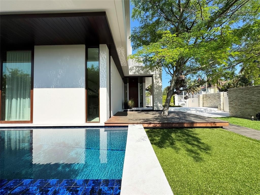 Fort Lauderdale, Florida, 33301, United States, 7 Bedrooms Bedrooms, ,7.5 BathroomsBathrooms,Residential,Forsale,1884538