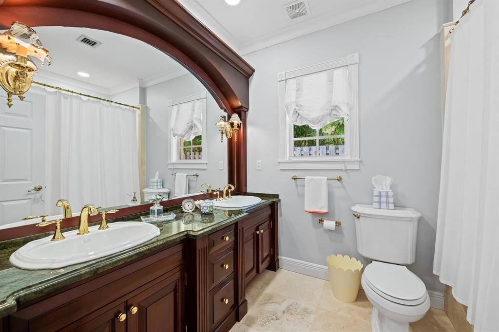 Lighthouse Point, Florida, 33064, United States, 4 Bedrooms Bedrooms, ,4.5 BathroomsBathrooms,Residential,Forsale,1884522