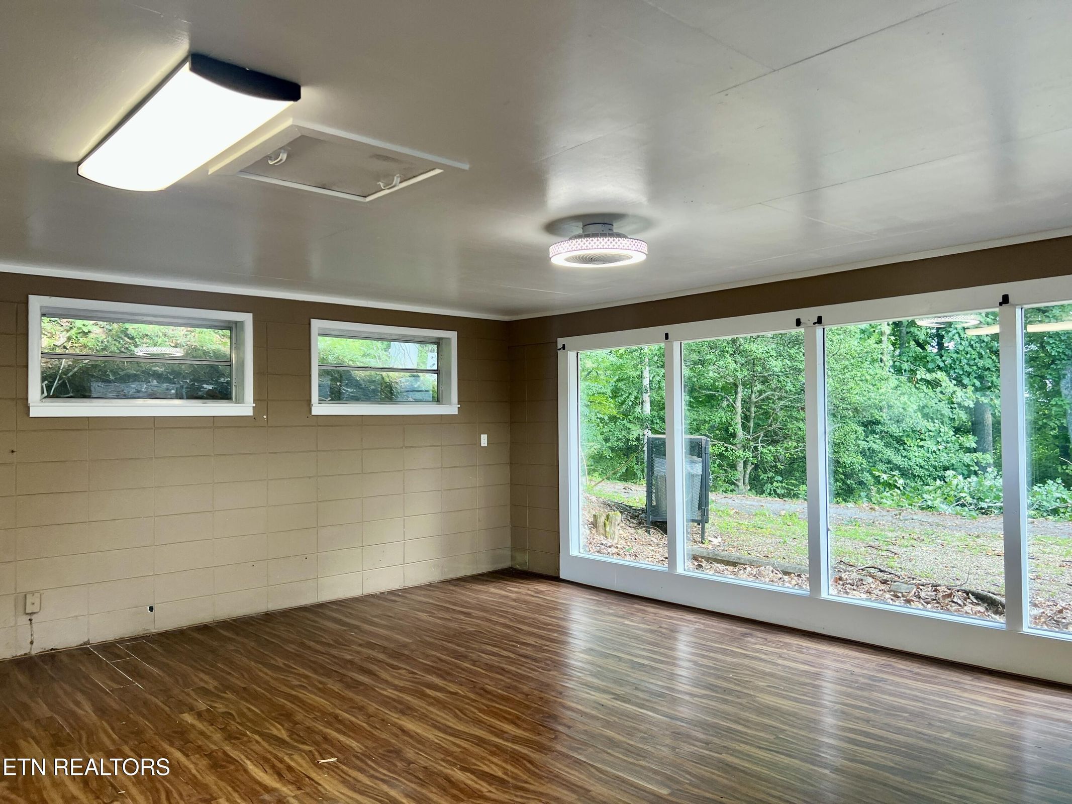 Sevierville, Tennessee, 37876, United States, 3 Bedrooms Bedrooms, ,2 BathroomsBathrooms,Residential,Forsale,1893772