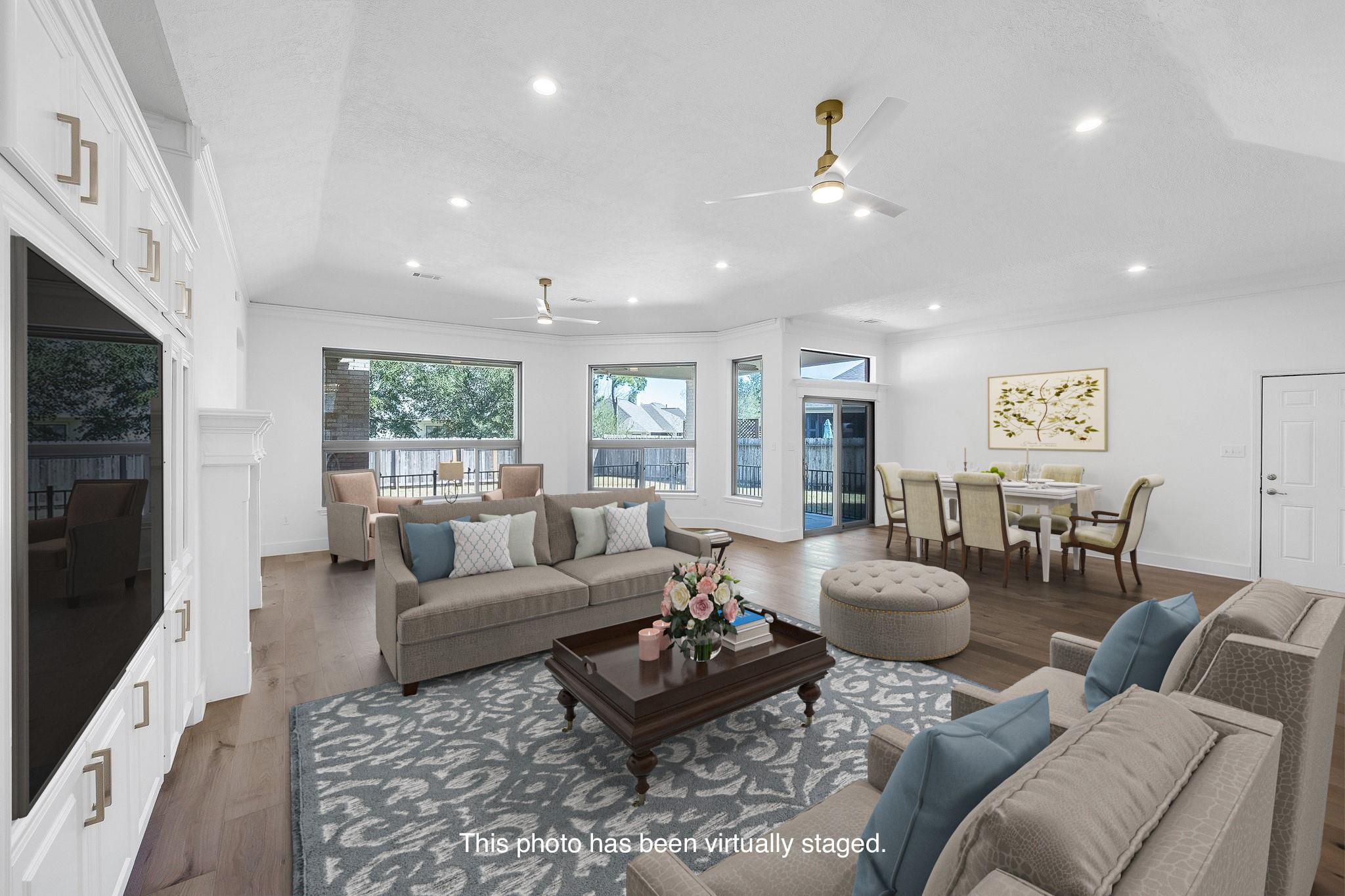 Montgomery, Texas, 77356, United States, 7 Bedrooms Bedrooms, ,5 BathroomsBathrooms,Residential,Forsale,1910017