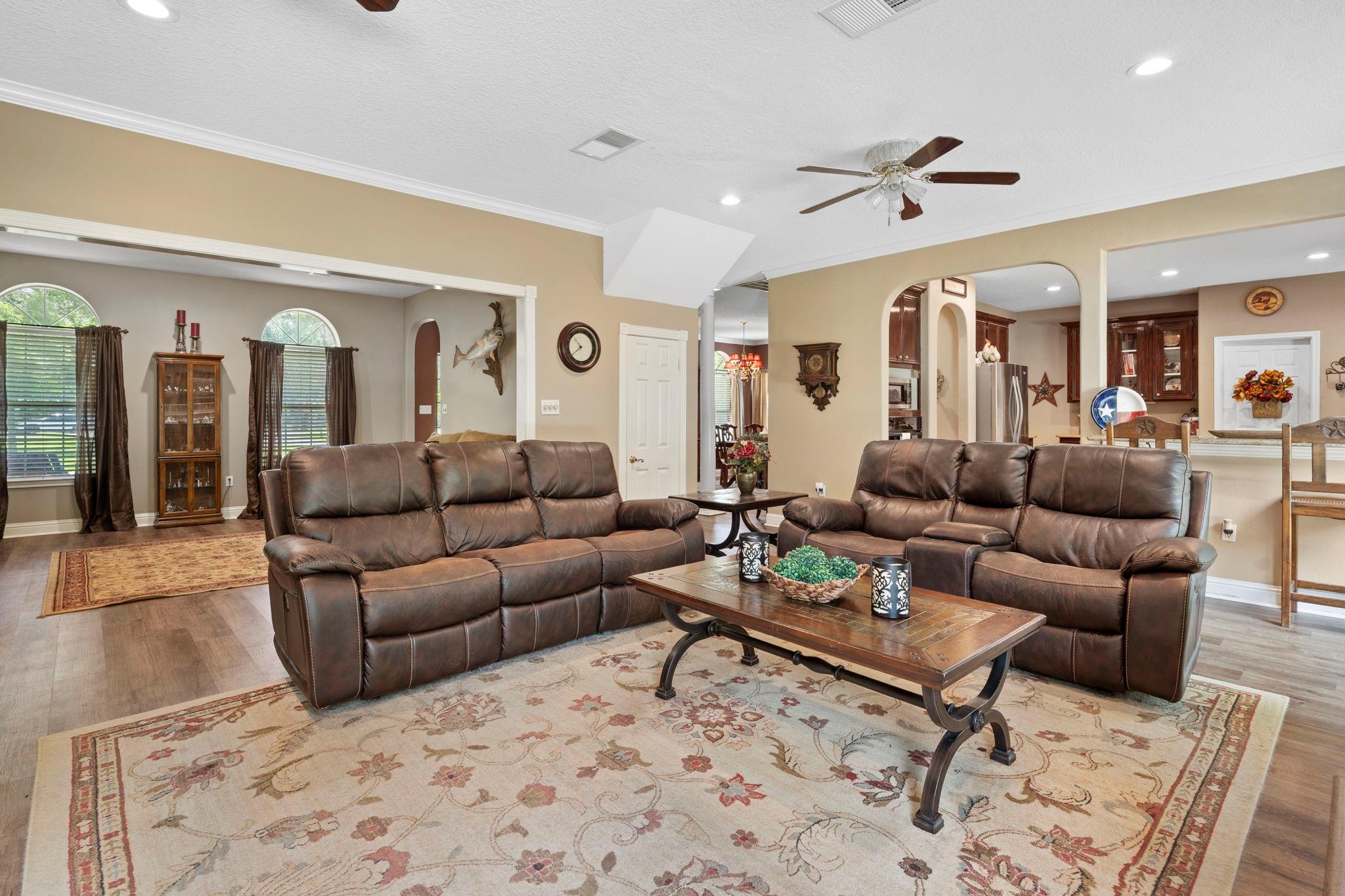 Needville, Texas, 77461, United States, 5 Bedrooms Bedrooms, ,3 BathroomsBathrooms,Residential,Forsale,1910025