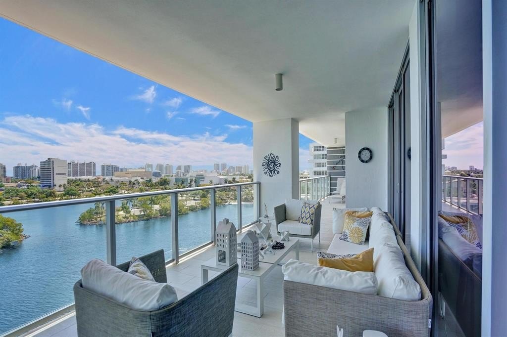 Fort Lauderdale, Florida, 33304, United States, 3 Bedrooms Bedrooms, ,3.5 BathroomsBathrooms,Residential,Forsale,1884537