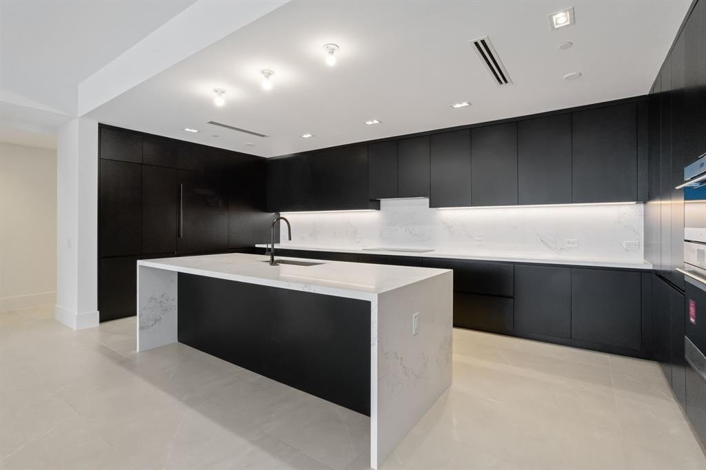 Fort Lauderdale, Florida, 33301, United States, 3 Bedrooms Bedrooms, ,3.5 BathroomsBathrooms,Residential,Forsale,2004497