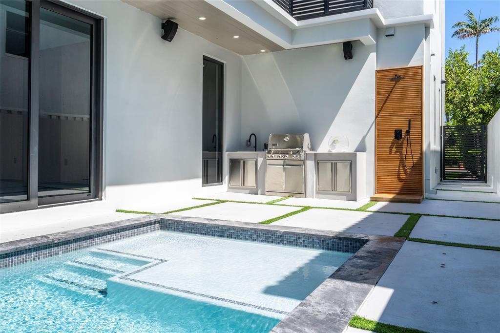 Fort Lauderdale, Florida, 33304, United States, 4 Bedrooms Bedrooms, ,4 BathroomsBathrooms,Residential,Forsale,1951875