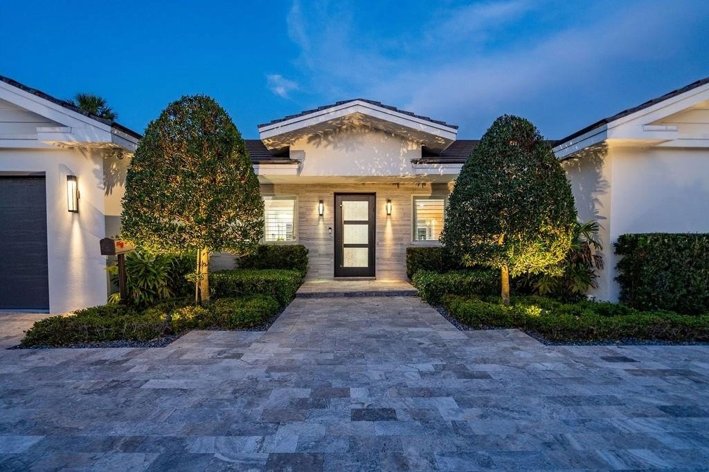 Lighthouse Point, Florida, 33064, United States, 4 Bedrooms Bedrooms, ,3 BathroomsBathrooms,Residential,Forsale,1884549