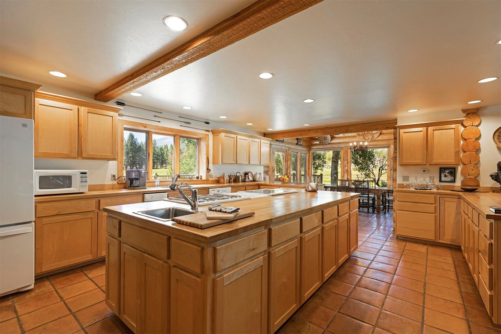 Victor, Montana, 59875, United States, 4 Bedrooms Bedrooms, ,4.5 BathroomsBathrooms,Residential,Forsale,1944330