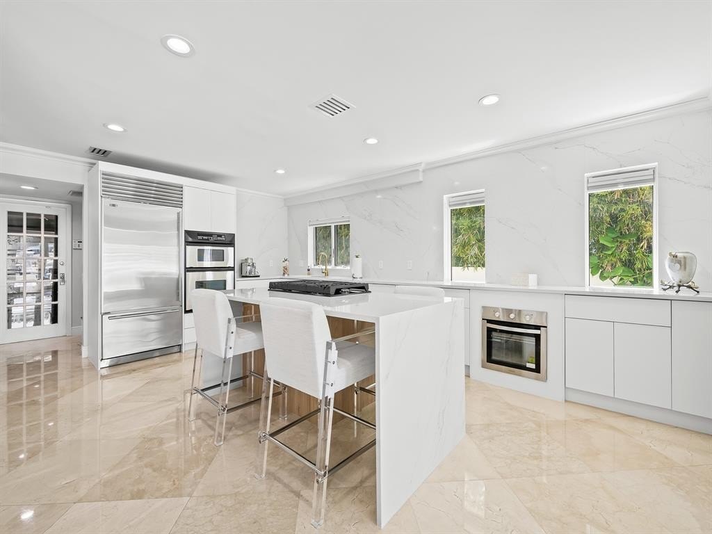 Fort Lauderdale, Florida, 33301, United States, 4 Bedrooms Bedrooms, ,3 BathroomsBathrooms,Residential,Forsale,1884603