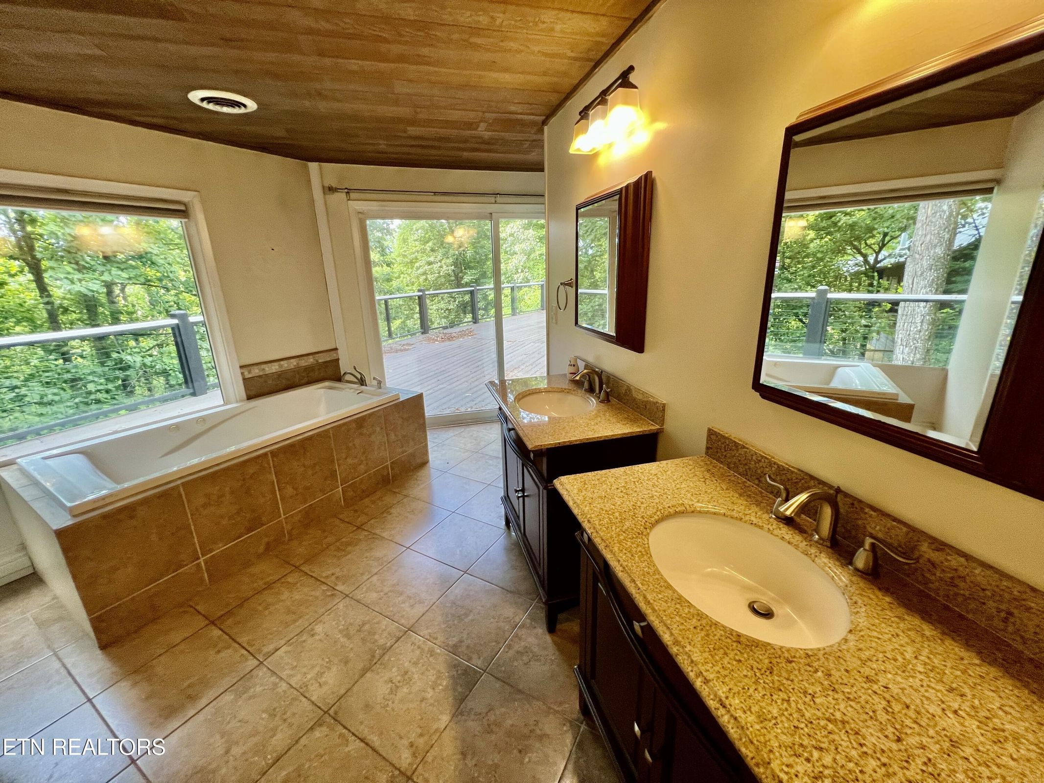 Sevierville, Tennessee, 37876, United States, 3 Bedrooms Bedrooms, ,2 BathroomsBathrooms,Residential,Forsale,1893772