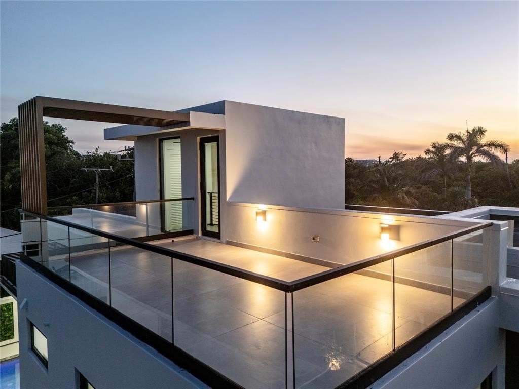 Fort Lauderdale, Florida, 33304, United States, 4 Bedrooms Bedrooms, ,4 BathroomsBathrooms,Residential,Forsale,1951875