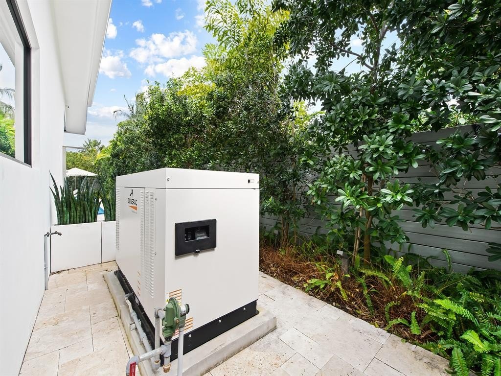 Fort Lauderdale, Florida, 33305, United States, 4 Bedrooms Bedrooms, ,4.5 BathroomsBathrooms,Residential,Forsale,1884558