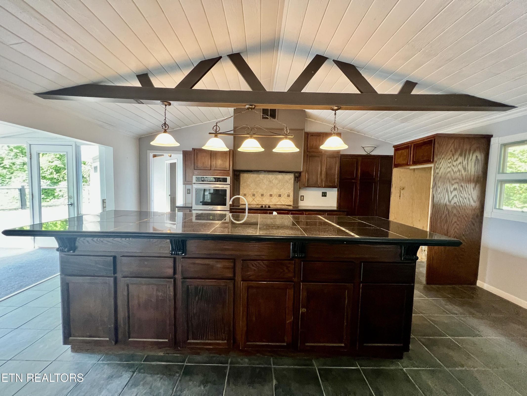 Sevierville, Tennessee, 37876, United States, 3 Bedrooms Bedrooms, ,2 BathroomsBathrooms,Residential,Forsale,1893772