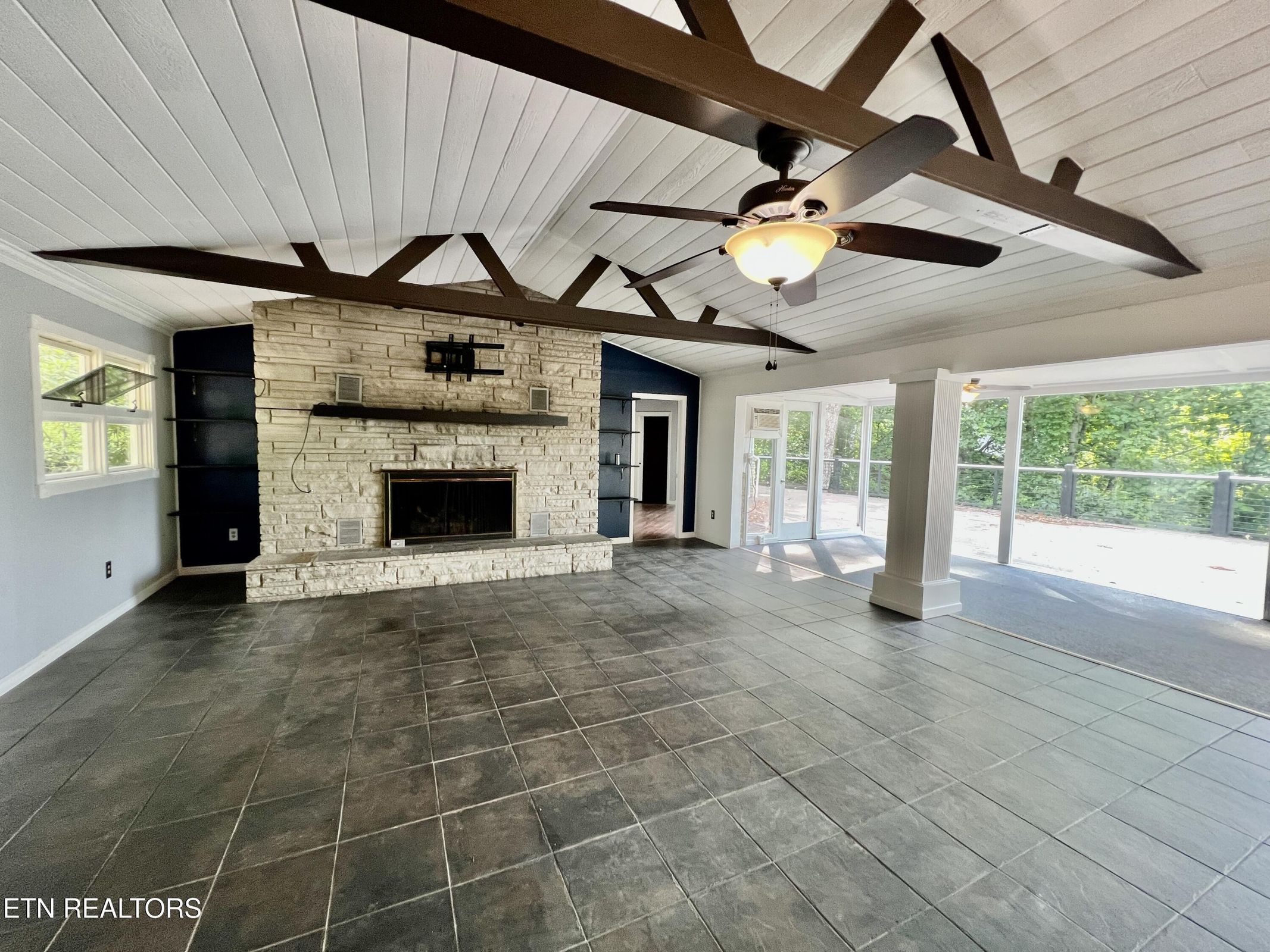 Sevierville, Tennessee, 37876, United States, 3 Bedrooms Bedrooms, ,2 BathroomsBathrooms,Residential,Forsale,1893772