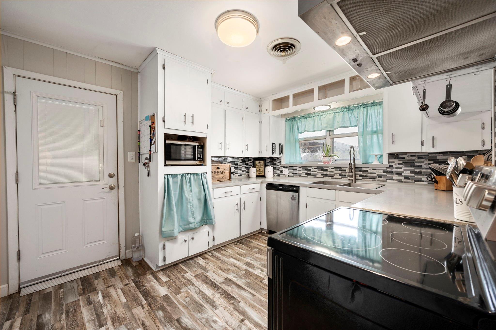 Beasley, Texas, 77417, United States, 3 Bedrooms Bedrooms, ,2 BathroomsBathrooms,Residential,Forsale,1910022