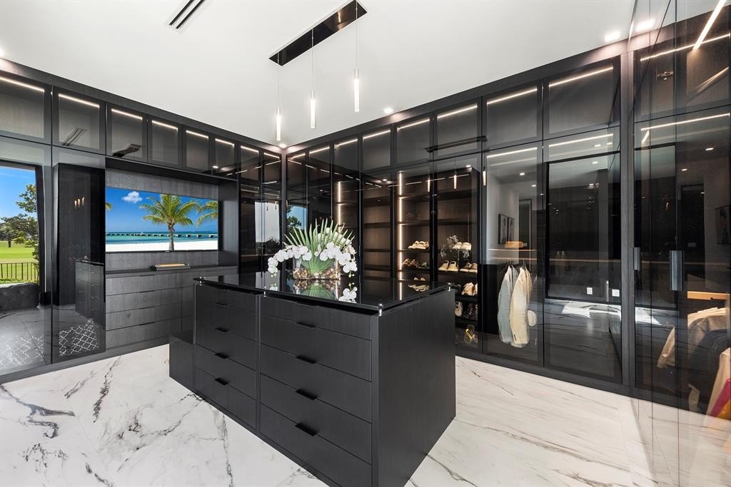 Fort Lauderdale, Florida, 33308, United States, 6 Bedrooms Bedrooms, ,6.5 BathroomsBathrooms,Residential,Forsale,1927564