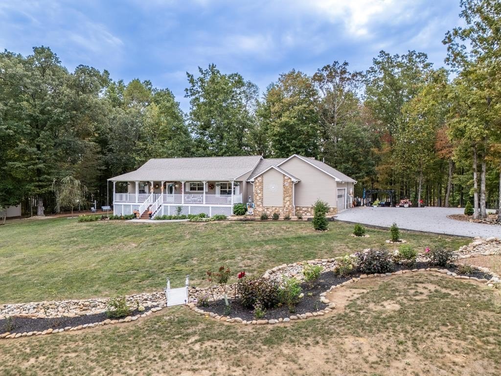 MONTEREY, Tennessee, 38574, United States, 3 Bedrooms Bedrooms, ,2 BathroomsBathrooms,Residential,Forsale,1907887