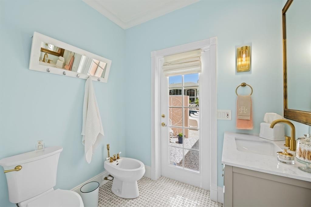 Lighthouse Point, Florida, 33064, United States, 4 Bedrooms Bedrooms, ,4.5 BathroomsBathrooms,Residential,Forsale,1884522