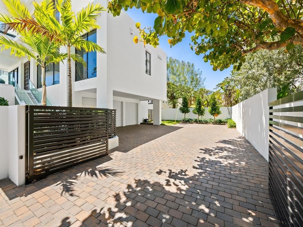 Fort Lauderdale, Florida, 33305, United States, 5 Bedrooms Bedrooms, ,5.5 BathroomsBathrooms,Residential,Forsale,1884564