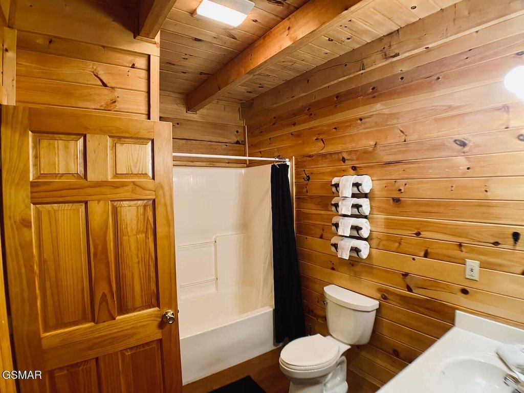 Sevierville, Tennessee, 37876, United States, 3 Bedrooms Bedrooms, ,2.5 BathroomsBathrooms,Residential,Forsale,1942425