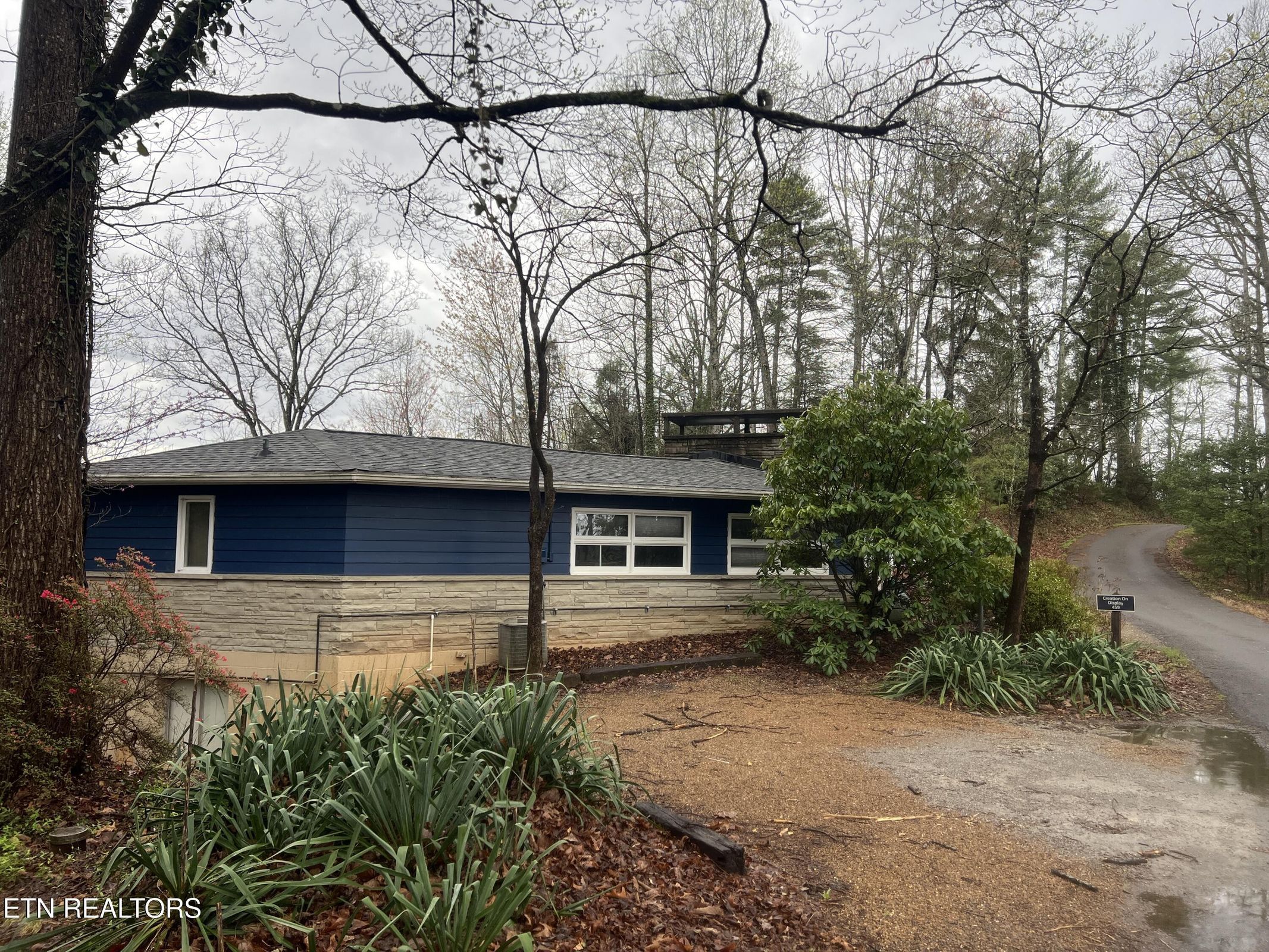 Sevierville, Tennessee, 37876, United States, 3 Bedrooms Bedrooms, ,2 BathroomsBathrooms,Residential,Forsale,1893772