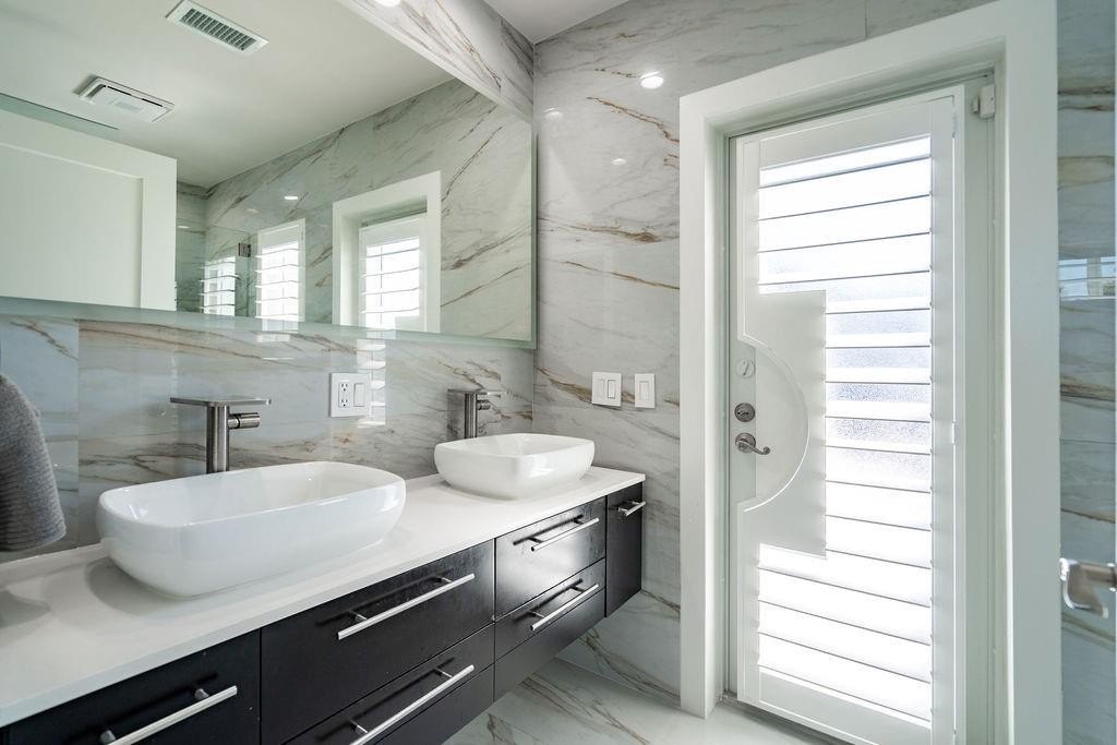 Lighthouse Point, Florida, 33064, United States, 4 Bedrooms Bedrooms, ,3 BathroomsBathrooms,Residential,Forsale,1884549