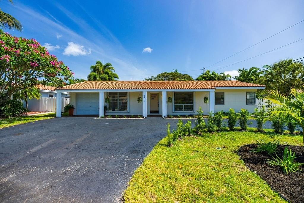 Lighthouse Point, Florida, 33064, United States, 2 Bedrooms Bedrooms, ,2 BathroomsBathrooms,Residential,Forsale,1884544