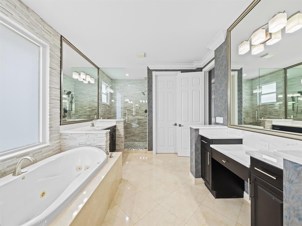 Davie, Florida, 33328, United States, 6 Bedrooms Bedrooms, ,5.5 BathroomsBathrooms,Residential,Forsale,1903980