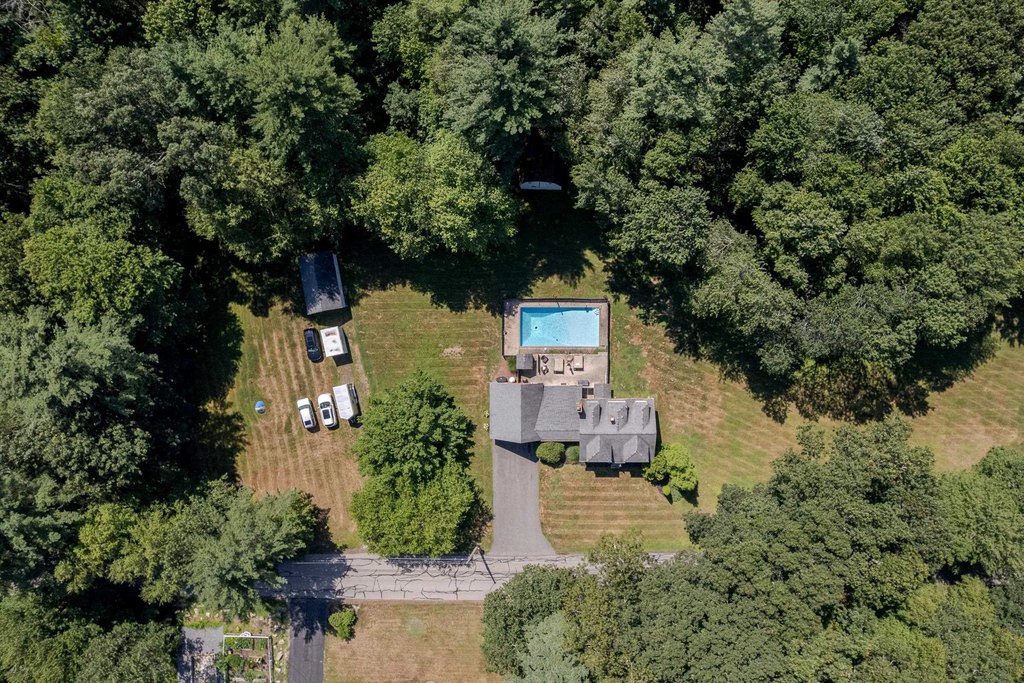 Hampton Falls, New Hampshire, 03844, United States, 3 Bedrooms Bedrooms, ,2 BathroomsBathrooms,Residential,Forsale,1934014