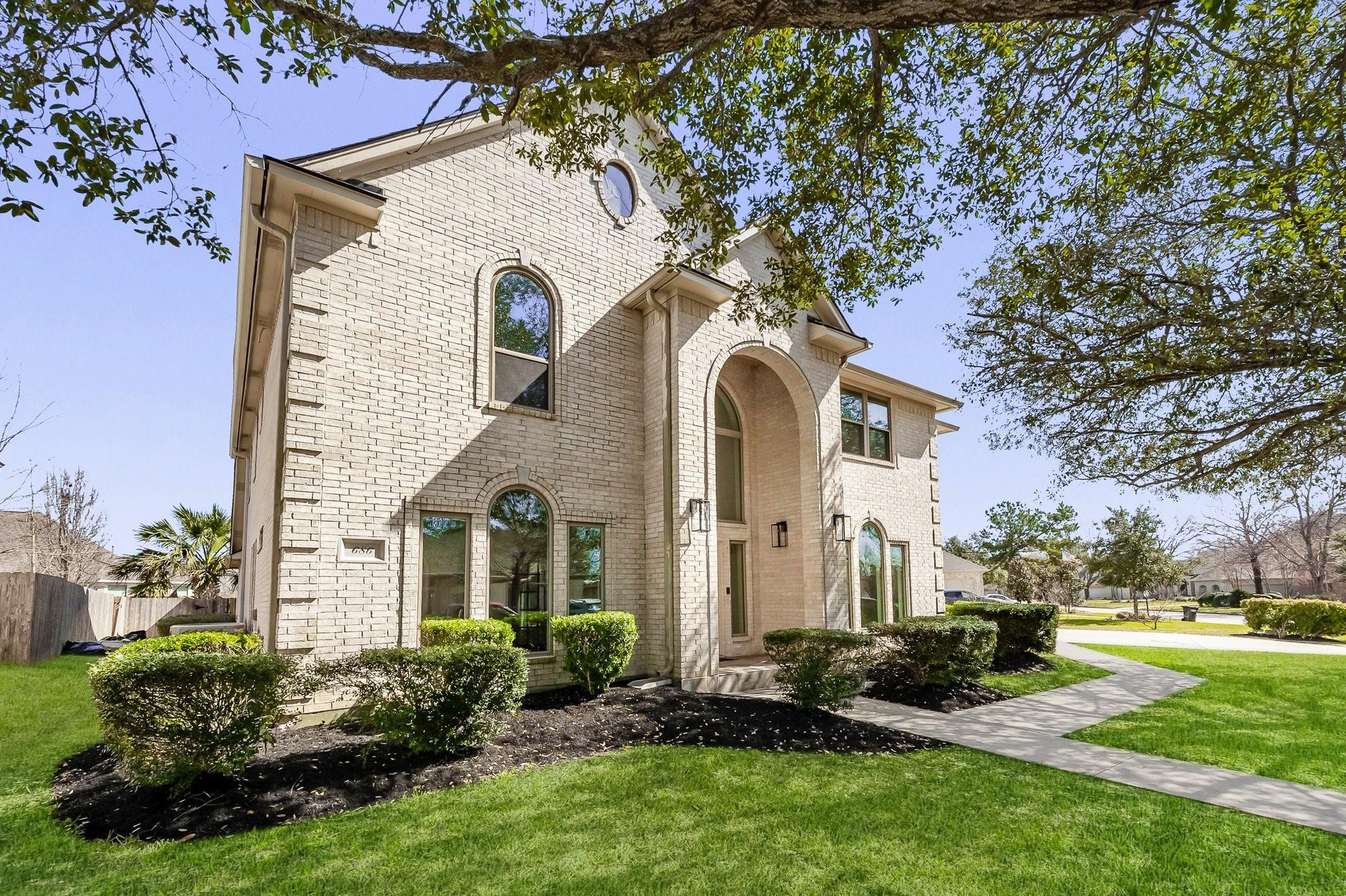 Montgomery, Texas, 77356, United States, 7 Bedrooms Bedrooms, ,5 BathroomsBathrooms,Residential,Forsale,1910017