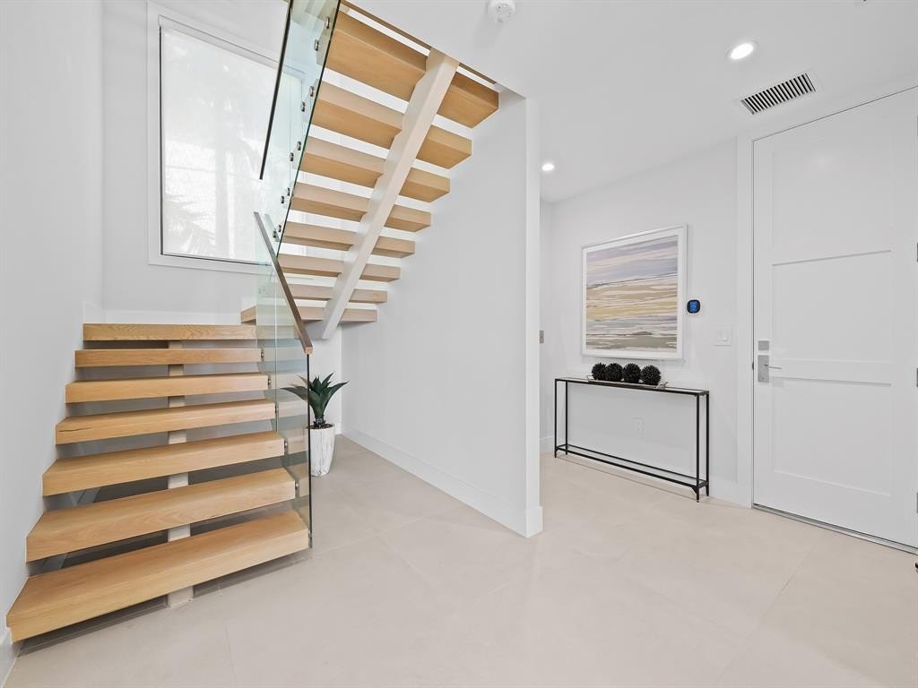 Fort Lauderdale, Florida, 33305, United States, 5 Bedrooms Bedrooms, ,5.5 BathroomsBathrooms,Residential,Forsale,1884564