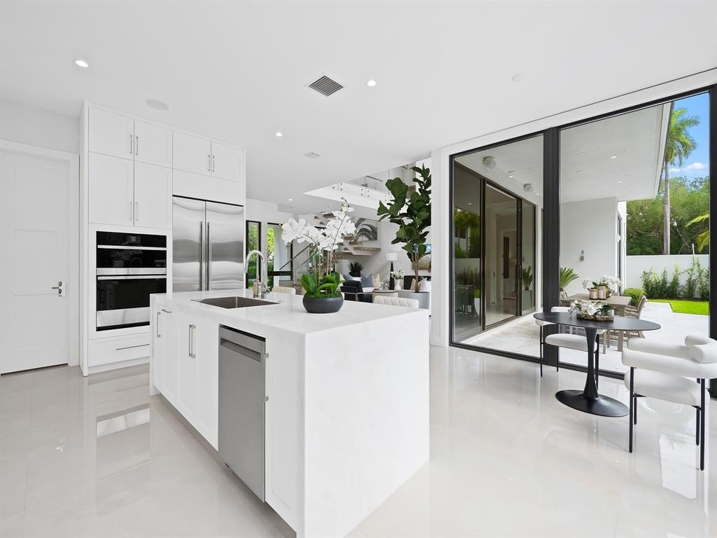 Fort Lauderdale, Florida, 33301, United States, 5 Bedrooms Bedrooms, ,5.5 BathroomsBathrooms,Residential,Forsale,1884562