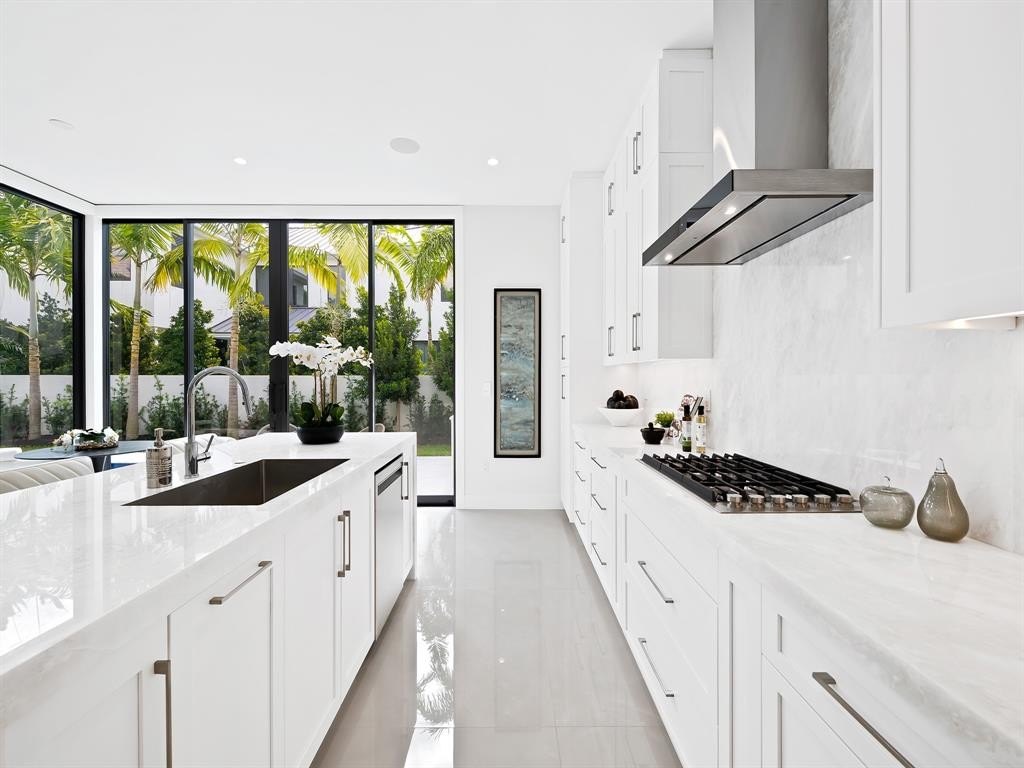 Fort Lauderdale, Florida, 33301, United States, 5 Bedrooms Bedrooms, ,5.5 BathroomsBathrooms,Residential,Forsale,1884562