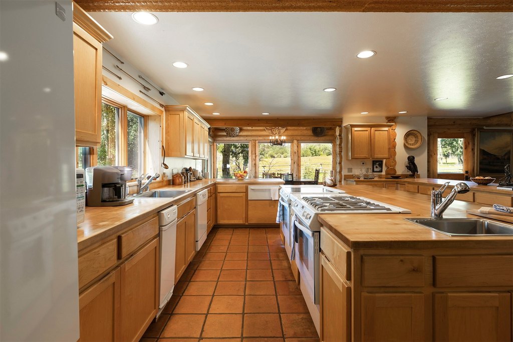 Victor, Montana, 59875, United States, 4 Bedrooms Bedrooms, ,4.5 BathroomsBathrooms,Residential,Forsale,1944330