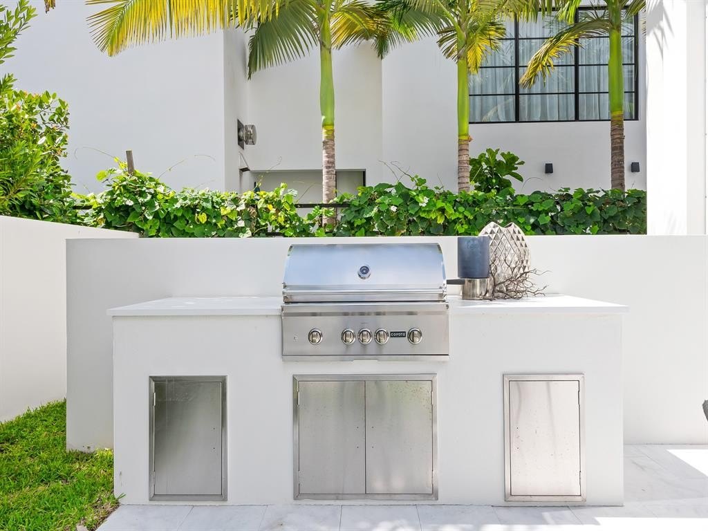 Fort Lauderdale, Florida, 33301, United States, 5 Bedrooms Bedrooms, ,5.5 BathroomsBathrooms,Residential,Forsale,1884562