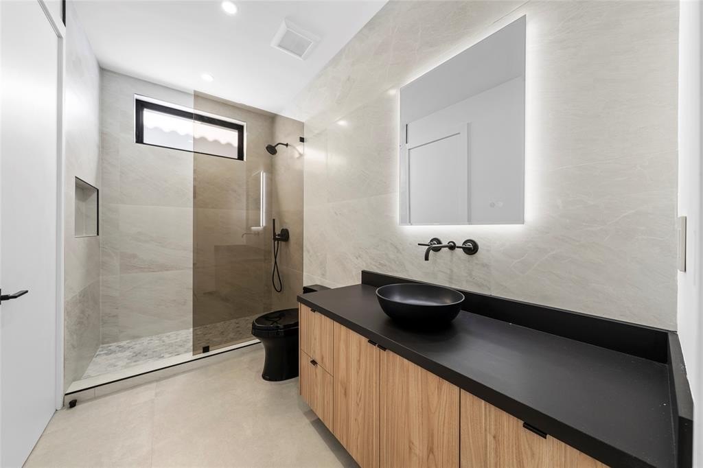 Fort Lauderdale, Florida, 33304, United States, 4 Bedrooms Bedrooms, ,4 BathroomsBathrooms,Residential,Forsale,1951875