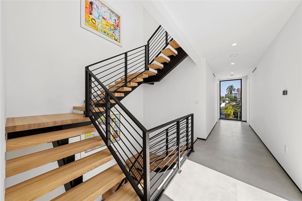 Fort Lauderdale, Florida, 33304, United States, 4 Bedrooms Bedrooms, ,4 BathroomsBathrooms,Residential,Forsale,1951875