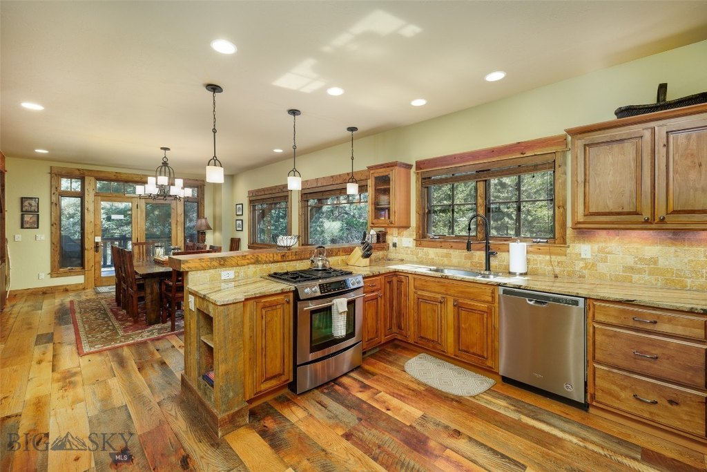 Gallatin Gateway, Montana, 59730, United States, 4 Bedrooms Bedrooms, ,3.5 BathroomsBathrooms,Residential,Forsale,1944336