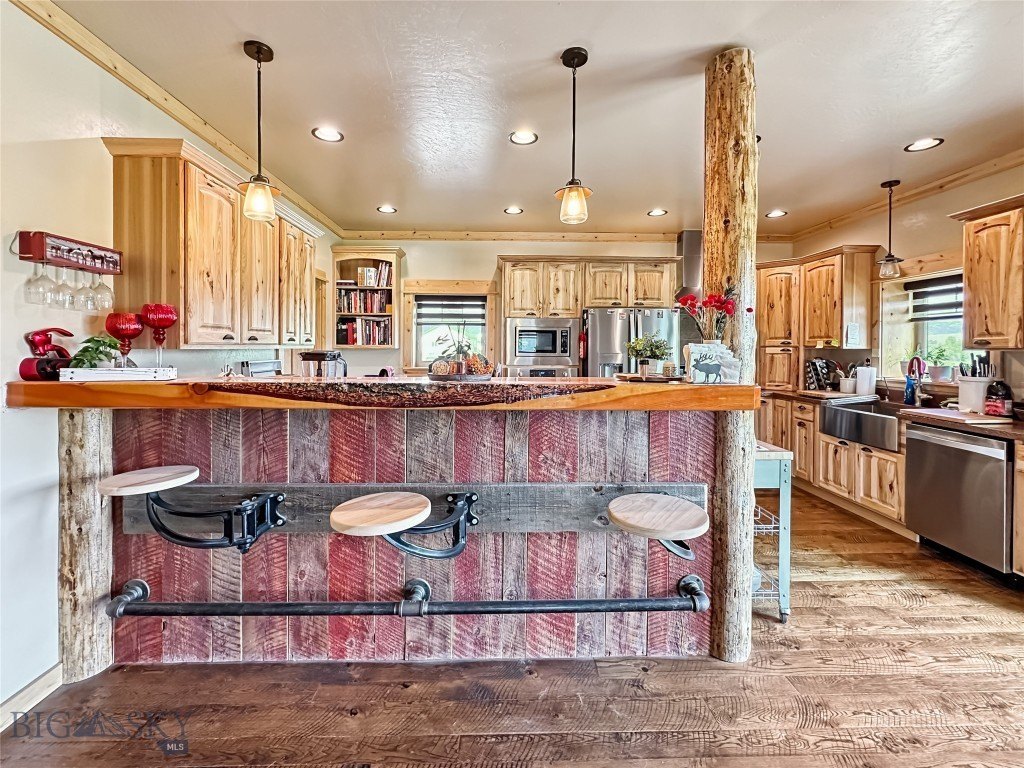 McAllister, Montana, 59740, United States, 4 Bedrooms Bedrooms, ,3 BathroomsBathrooms,Residential,Forsale,1894850