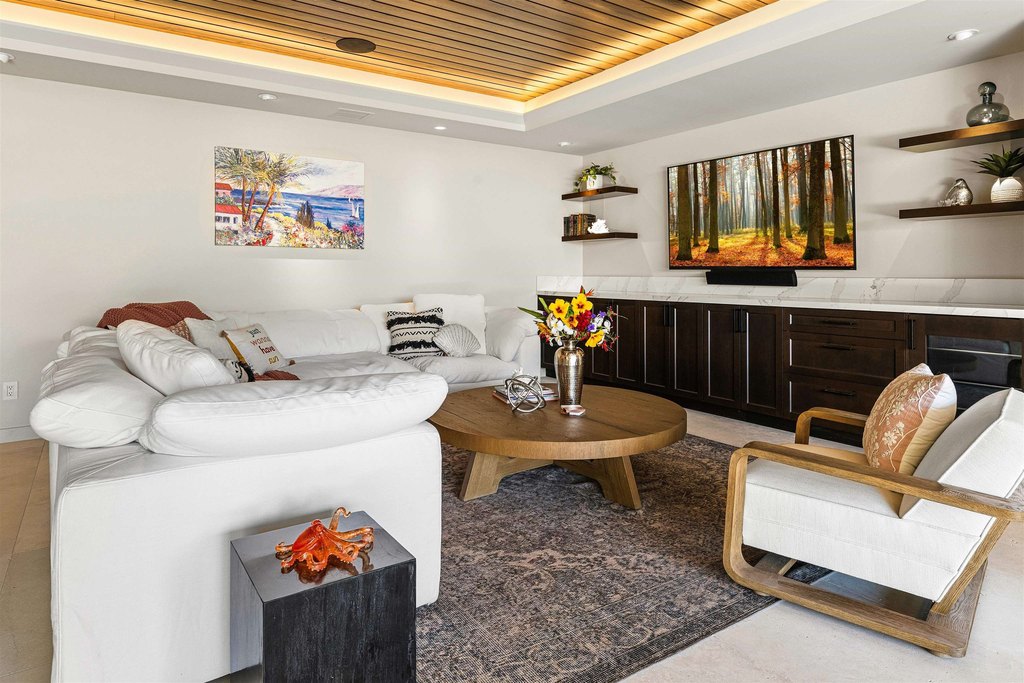 Lahaina, Hawaii, 96761, United States, 5 Bedrooms Bedrooms, ,4 BathroomsBathrooms,Residential,Forsale,2004547