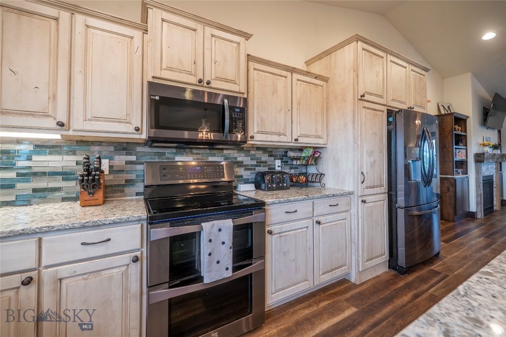 Manhattan, Montana, 59741, United States, 6 Bedrooms Bedrooms, ,3.5 BathroomsBathrooms,Residential,Forsale,1915003