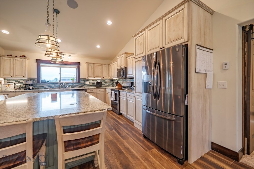 Manhattan, Montana, 59741, United States, 6 Bedrooms Bedrooms, ,3.5 BathroomsBathrooms,Residential,Forsale,1915003