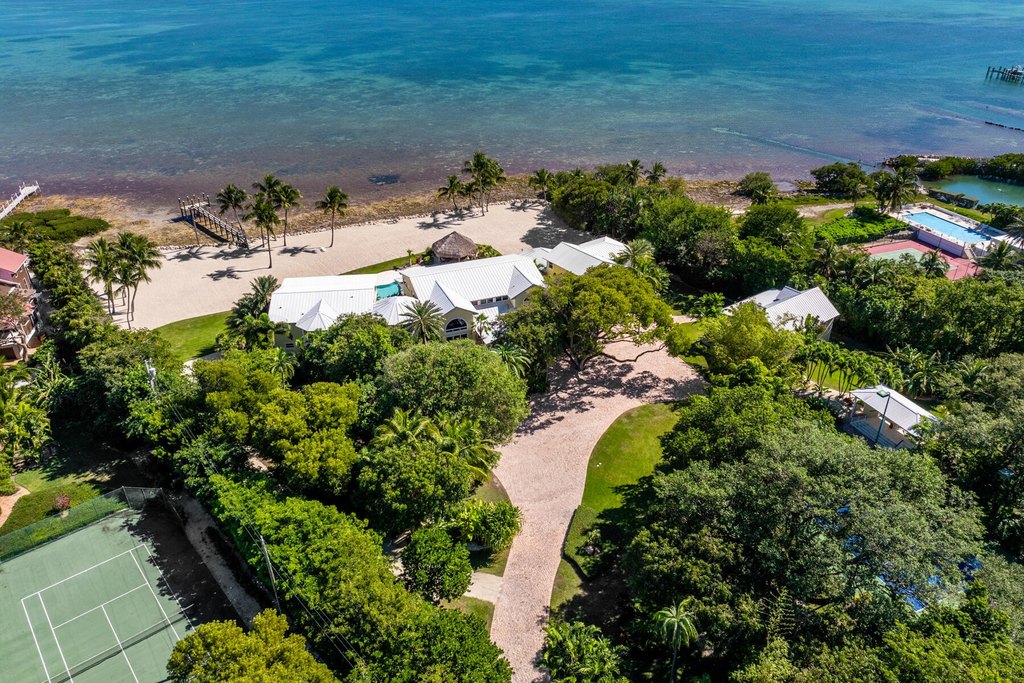 Plantation Key, Florida, 33070, United States, 7 Bedrooms Bedrooms, ,6.5 BathroomsBathrooms,Residential,Forsale,1971974