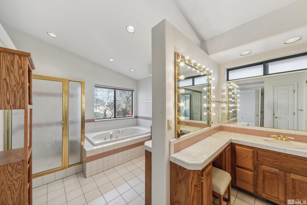 Gardnerville, Nevada, 89460, United States, 4 Bedrooms Bedrooms, ,3 BathroomsBathrooms,Residential,Forsale,1910345