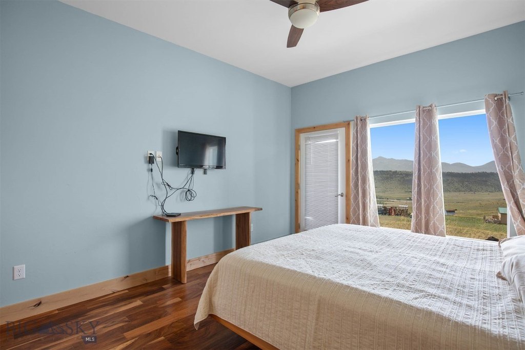 Emigrant, Montana, 59027, United States, 2 Bedrooms Bedrooms, ,2 BathroomsBathrooms,Residential,Forsale,1914993