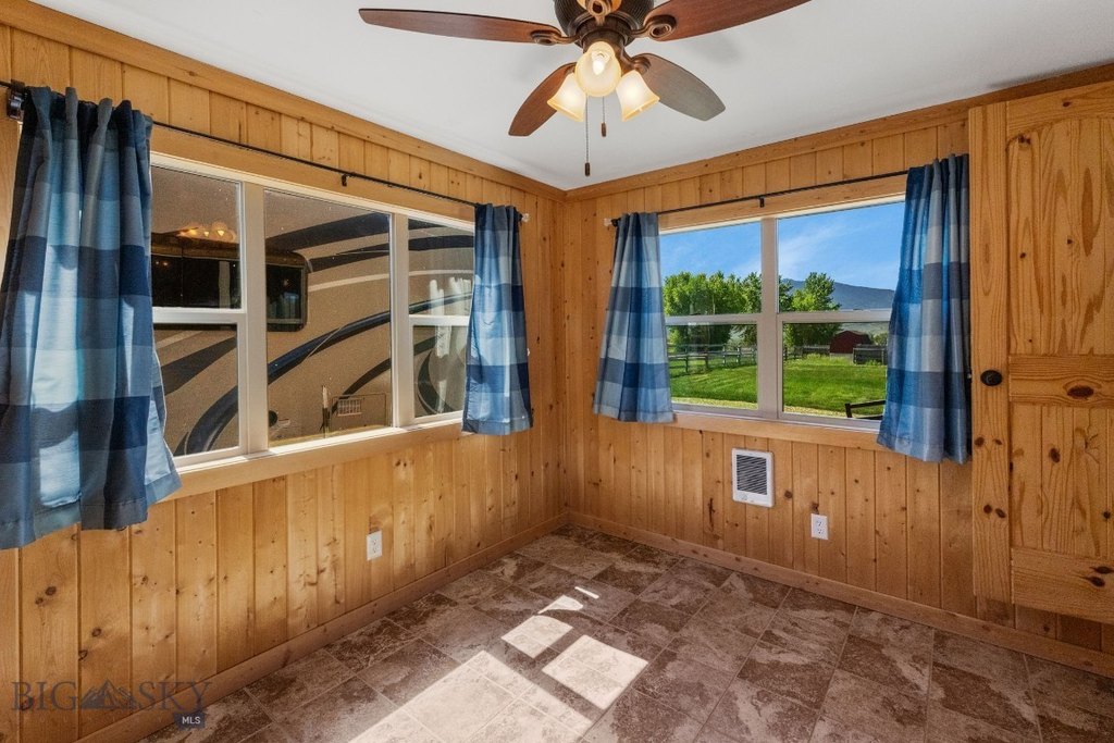 Sheridan, Montana, 59749, United States, 3 Bedrooms Bedrooms, ,3 BathroomsBathrooms,Residential,Forsale,1941167