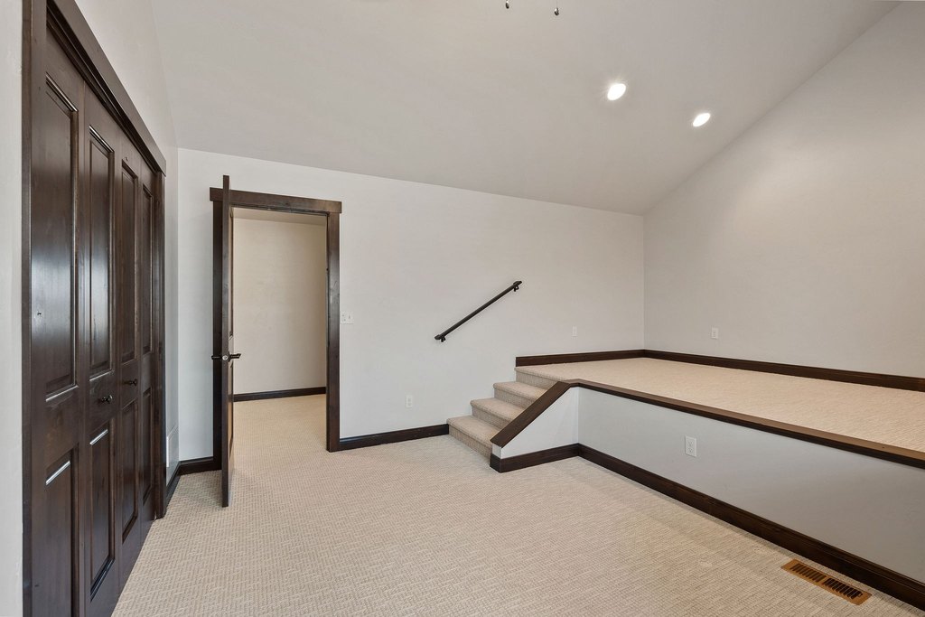Kalispell, Montana, 59901, United States, 5 Bedrooms Bedrooms, ,3 BathroomsBathrooms,Residential,Forsale,1894905