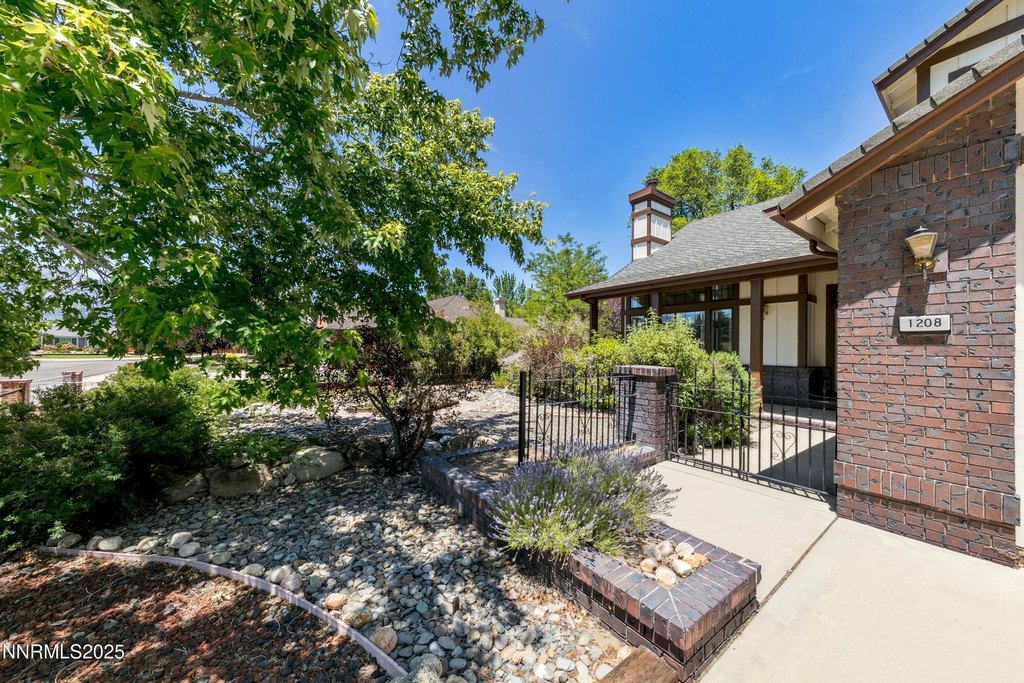 Gardnerville, Nevada, 89460, United States, 4 Bedrooms Bedrooms, ,3 BathroomsBathrooms,Residential,Forsale,1910345