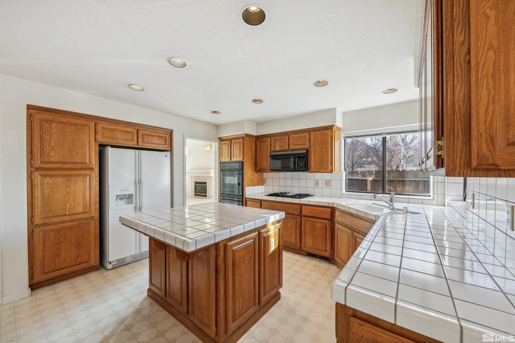 Gardnerville, Nevada, 89460, United States, 4 Bedrooms Bedrooms, ,3 BathroomsBathrooms,Residential,Forsale,1910345