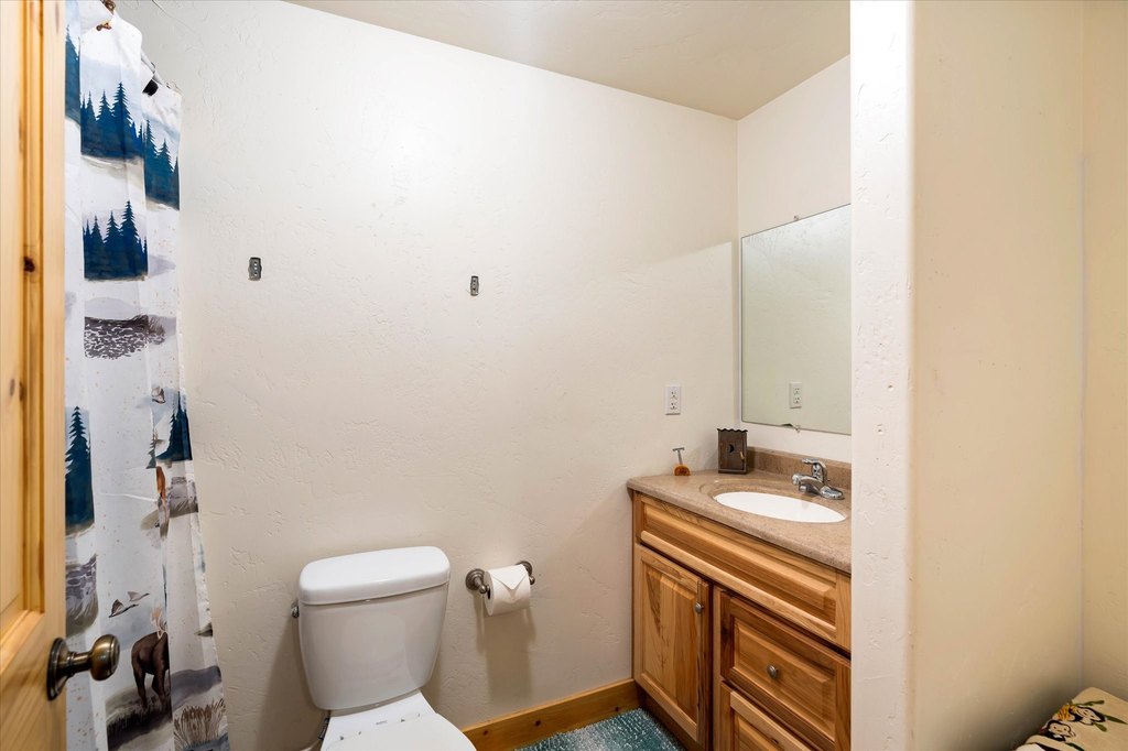 Polebridge, Montana, 59928, United States, 11 Bedrooms Bedrooms, ,8 BathroomsBathrooms,Residential,Forsale,1941151